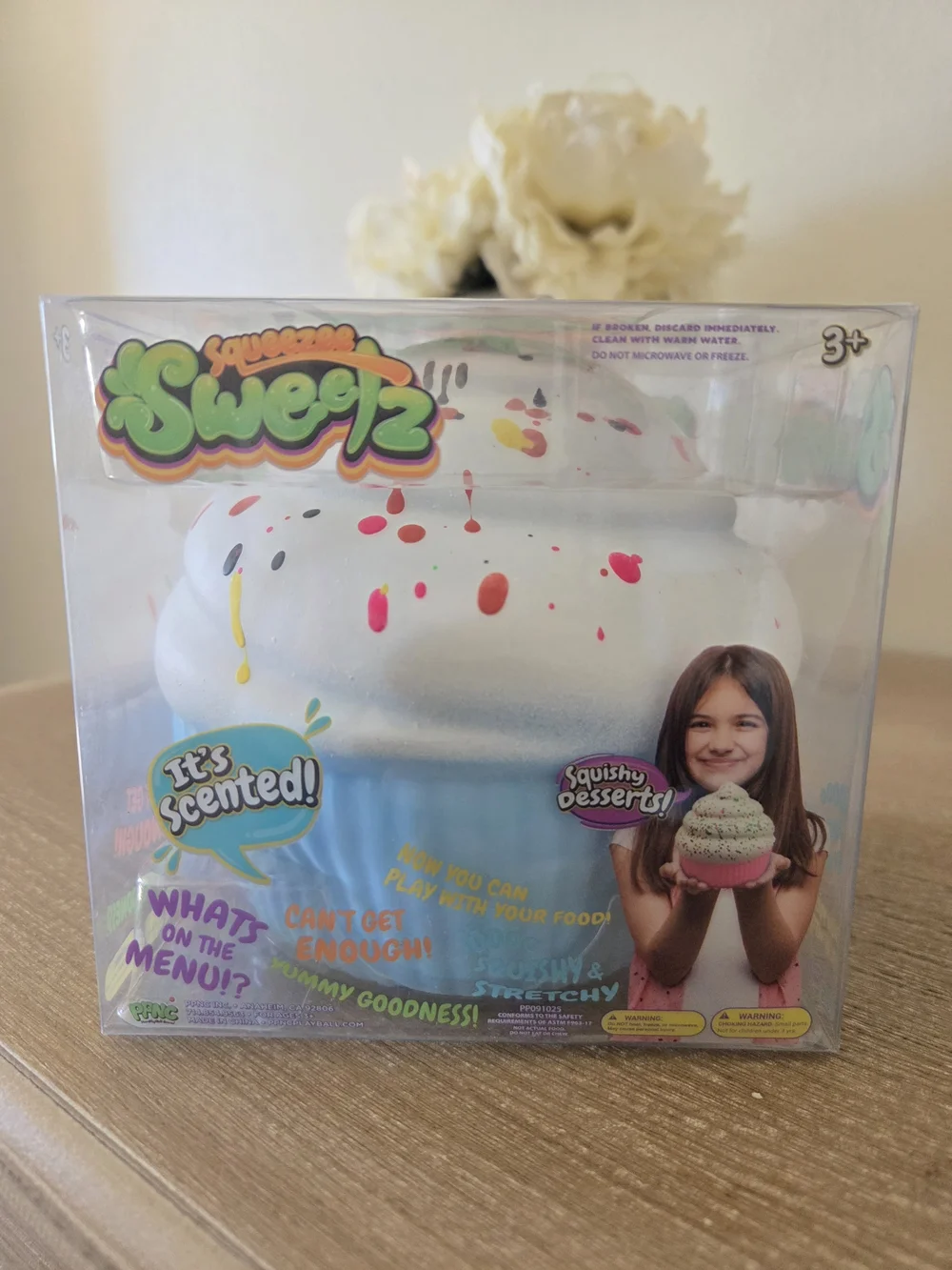 Squeeze Sweetz Cupcake Squishy